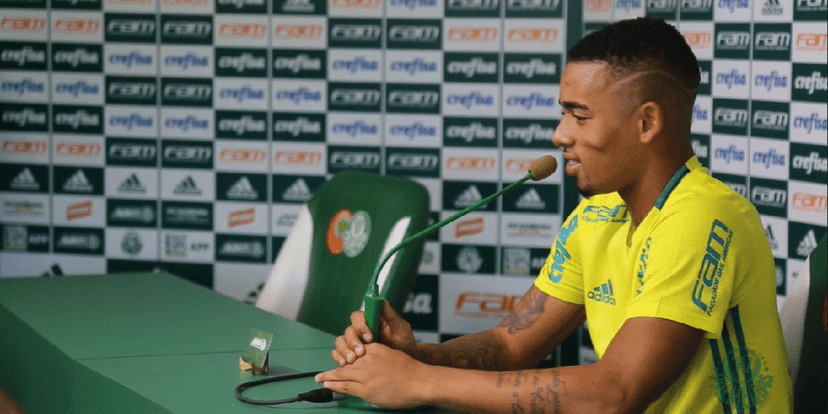 Atacante Gabriel Jesus em seu último dia no Palmeiras (Foto: Reprodução/ Palmeiras TV) Atacante Gabriel Jesus em seu último dia no Palmeiras (Foto: Reprodução/ Palmeiras TV)