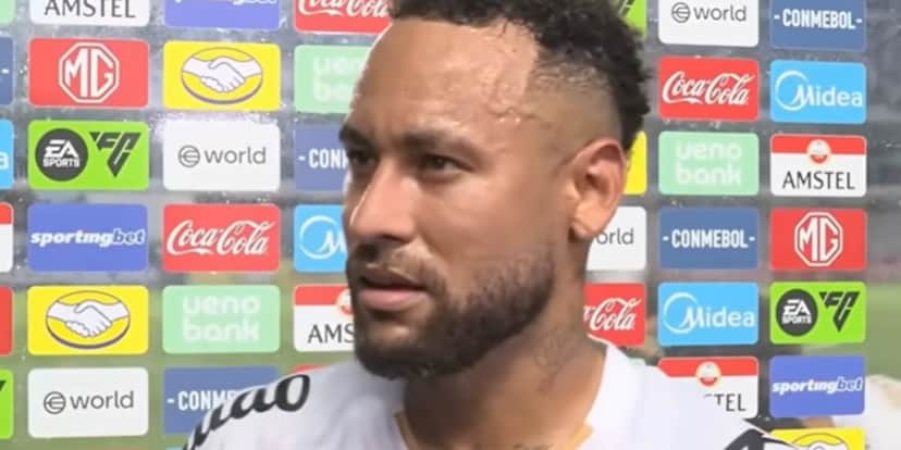 Neymar revoltado com torcedor que o xingou (Reprodução: SBT) Neymar revoltado com torcedor que o xingou (Reprodução: SBT)