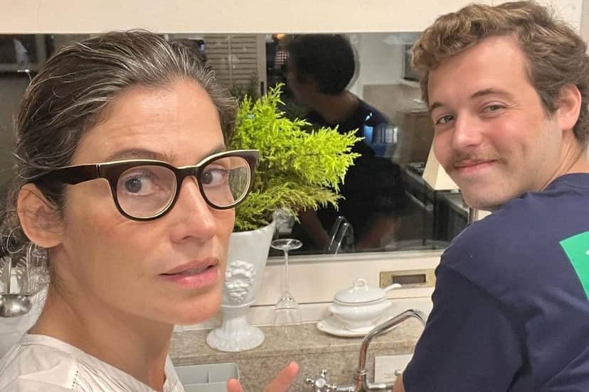 Renata Vasconcellos exibe fotos em almoço com os filhos – Foto Instagram Renata Vasconcellos exibe fotos em almoço com os filhos – Foto Instagram