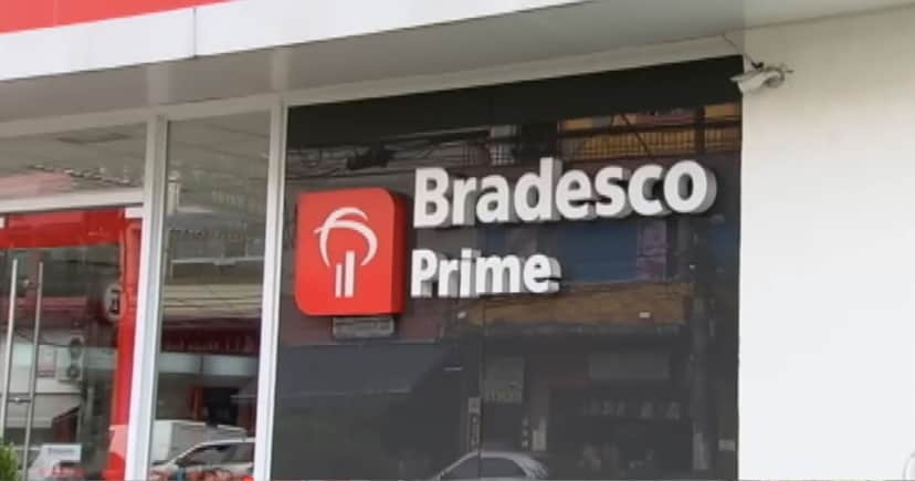 Agência do Bradesco (Foto: Reprodução / Record) Agência do Bradesco (Foto: Reprodução / Record)