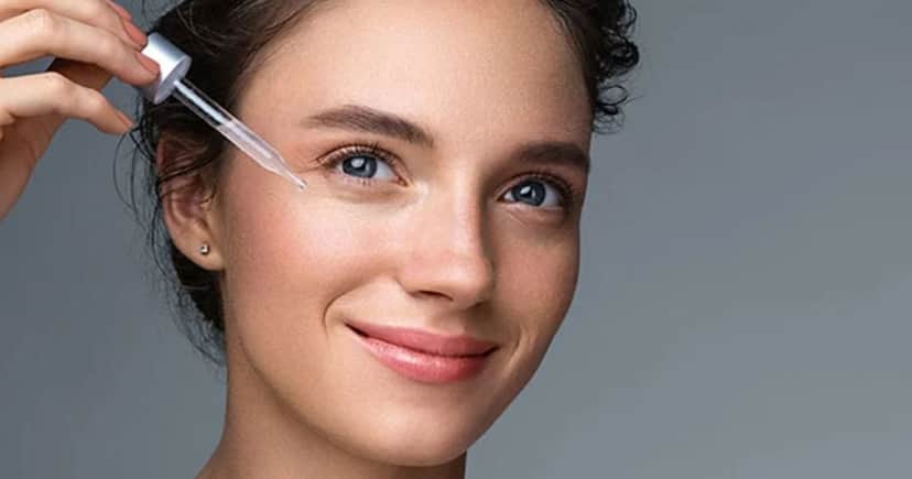 Ilustração mulher passando sérum (Foto: L'Oréal Paris) Ilustração mulher passando sérum (Foto: L'Oréal Paris)