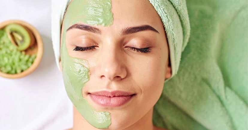Segredo de beleza: Máscara facial com cacau deixa a pele das 40+ macia e hidratada (Foto: Canva)