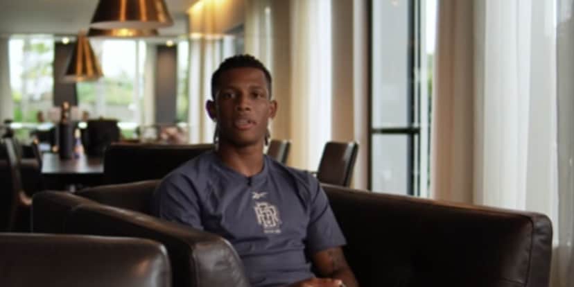 Danilo entrou no radar do Manchester United (Reprodução: Caze TV / Youtube) Danilo entrou no radar do Manchester United (Reprodução: Caze TV / Youtube)