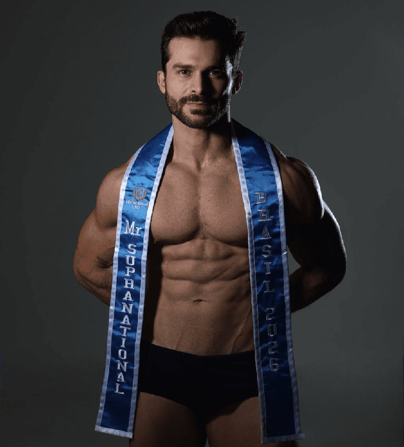 Danton Murilo Miguel com a faixa de Mister Brasil Supranational 2026. Foto: Divulgação. Danton Murilo Miguel com a faixa de Mister Brasil Supranational 2026. Foto: Divulgação.