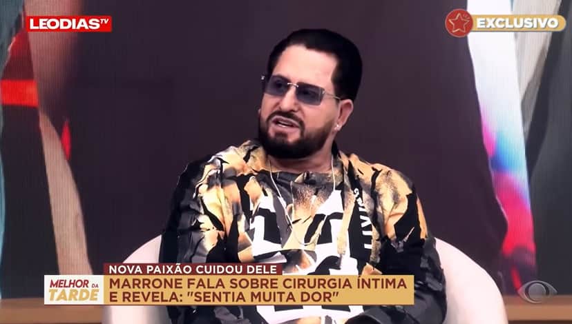 Marrone contou sobre cirurgia em programa de Leo Dias (Foto: Reprodução / YouTube)