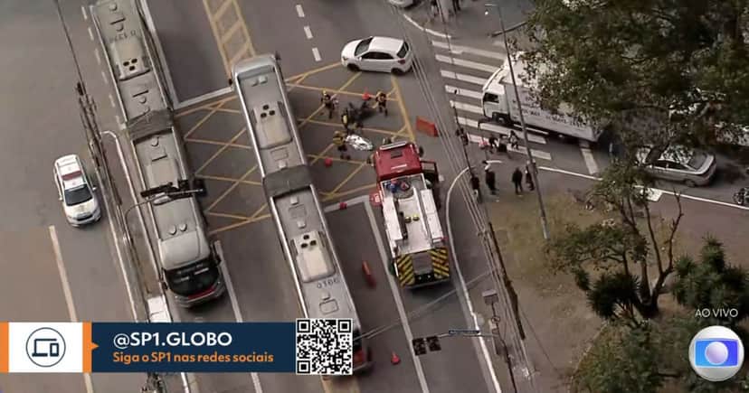 Alan Severiano lamenta morte de motociclista (Foto: Reprodução / Globo) Alan Severiano lamenta morte de motociclista (Foto: Reprodução / Globo)