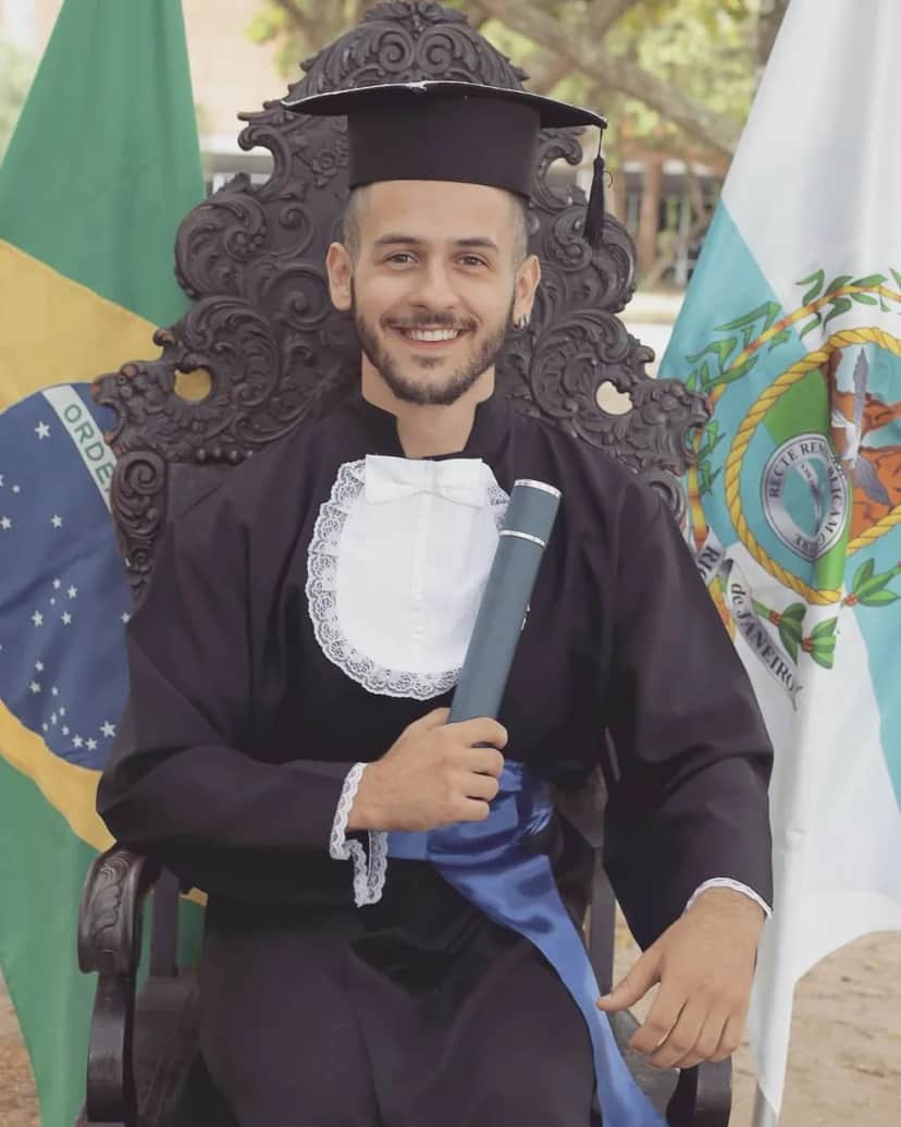 Ator Davi Lucas, que brilhou em Ti Ti Ti, se formou em Psicologia (Foto: Reprodução/ Instagram) Ator Davi Lucas, que brilhou em Ti Ti Ti, se formou em Psicologia (Foto: Reprodução/ Instagram)