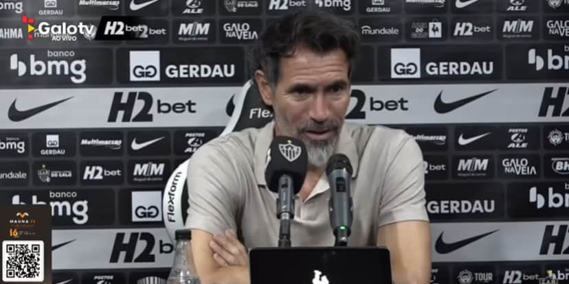 Eduardo Domínguez pediu um pacotão de reforços ao Atlético-MG (Reprodução: Youtube) Eduardo Domínguez pediu um pacotão de reforços ao Atlético-MG (Reprodução: Youtube)