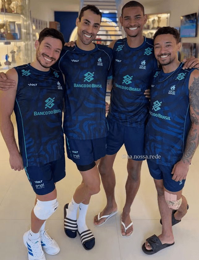 Douglas Pureza, Douglas Souza, Adriano Xavier e Maique Reis: Jogadores gays da seleção de vôlei masculina (Foto: Reprodução / Instagram) Douglas Pureza, Douglas Souza, Adriano Xavier e Maique Reis: Jogadores gays da seleção de vôlei masculina (Foto: Reprodução / Instagram)