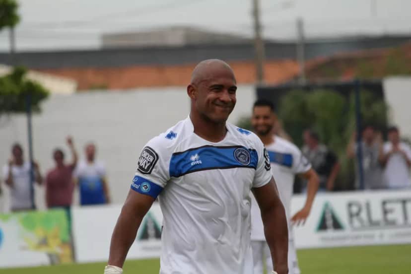 Morre o atacante de futebol Brasão (Foto: Reprodução/ Internet) Morre o atacante de futebol Brasão (Foto: Reprodução/ Internet)