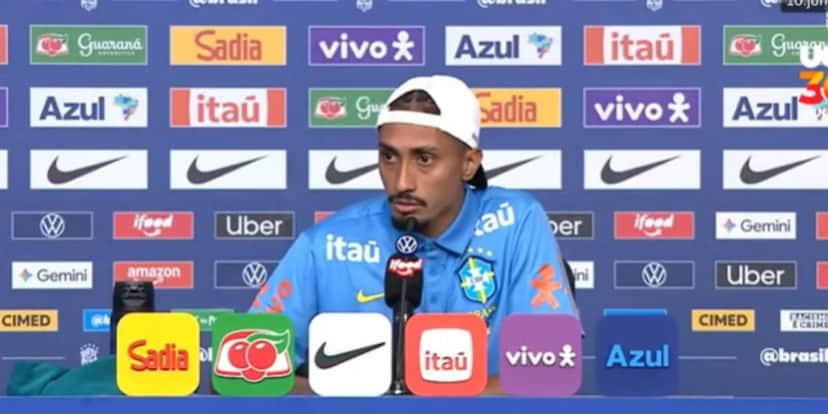 Raphinha era o titular da seleção brasileira (Reprodução: Youtube) Raphinha era o titular da seleção brasileira (Reprodução: Youtube)