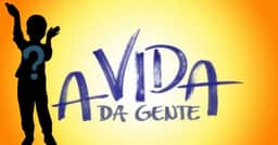 Lembra dele? Ator mirim de A Vida da Gente cresceu e está irreconhecível aos 23