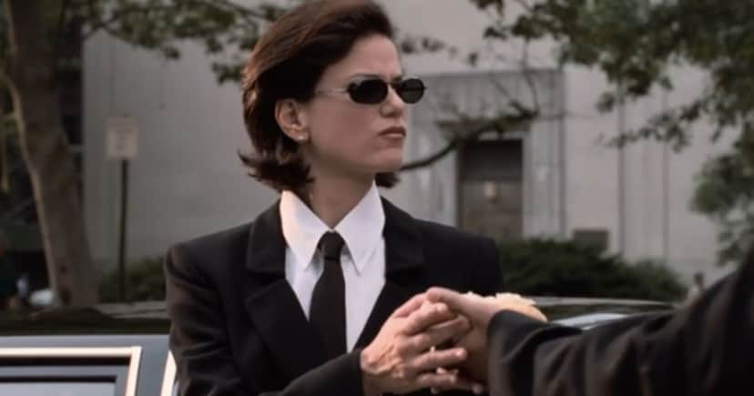 Linda Fiorentino em "Homens de Preto", um dos filmes que mais passam na Sessão da Tarde (Foto Reprodução/Daily Video) Linda Fiorentino em "Homens de Preto", um dos filmes que mais passam na Sessão da Tarde (Foto Reprodução/Daily Video)