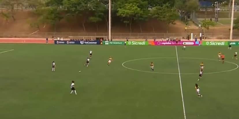 Brunna Meer jogando a Copinha feminina 25 (Reprodução:Youtube) Brunna Meer jogando a Copinha feminina 25 (Reprodução:Youtube)