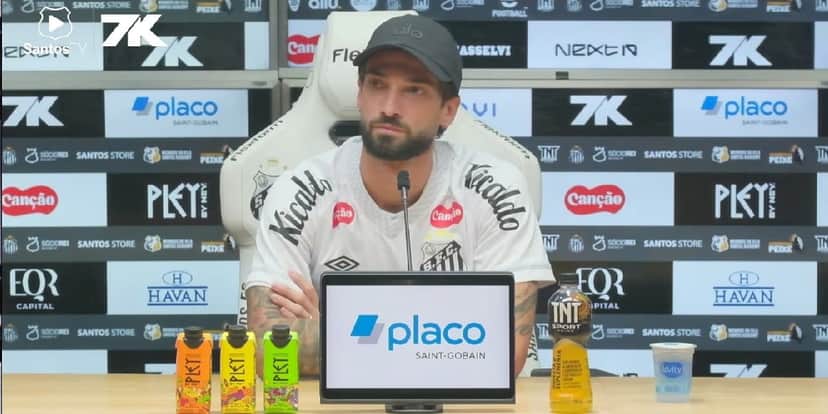 Lautaro Díaz (Foto: Santos TV/ YouTube) Lautaro Díaz (Foto: Santos TV/ YouTube)