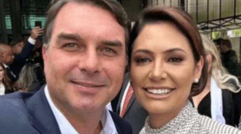 Flávio Bolsonaro pede desculpas públicas à Michelle (Foto: Reprodução / Instagram) Flávio Bolsonaro pede desculpas públicas à Michelle (Foto: Reprodução / Instagram)