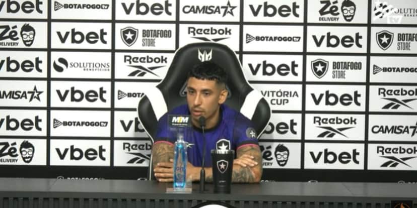 Santi Rodríguez pode sair do Botafogo (Reprodução: Youtube) Santi Rodríguez pode sair do Botafogo (Reprodução: Youtube)