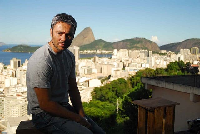 Angelo Paes Leme viveu Nandinho na primeira temporada da série A Lei e o Crime (Foto: Reprodução) Angelo Paes Leme viveu Nandinho na primeira temporada da série A Lei e o Crime (Foto: Reprodução)