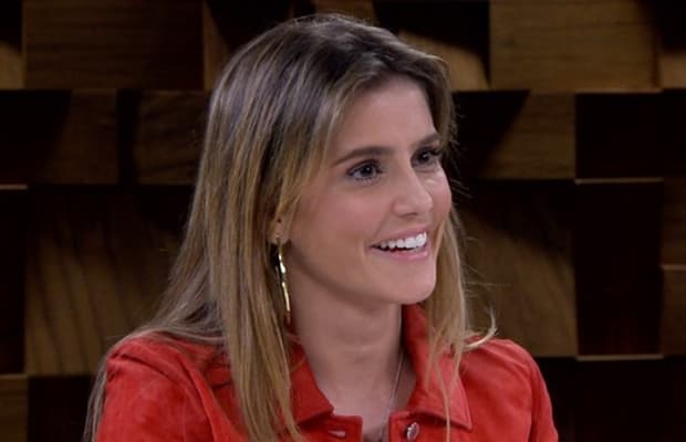 Deborah Secco faz revelação surpreendente e afirma ter engravidado tomando anticoncepcional