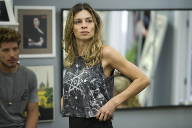 Desfecho da personagem de Grazi Massafera em "Verdades Secretas" gera polêmica