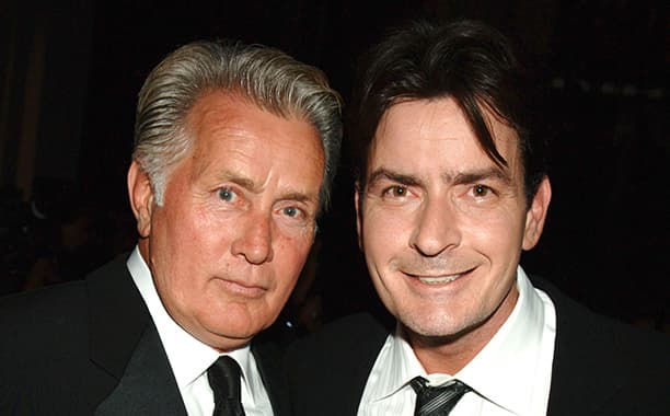 Pai de Charlie Sheen elogia filho após ele revelar ser HIV Positivo na TV