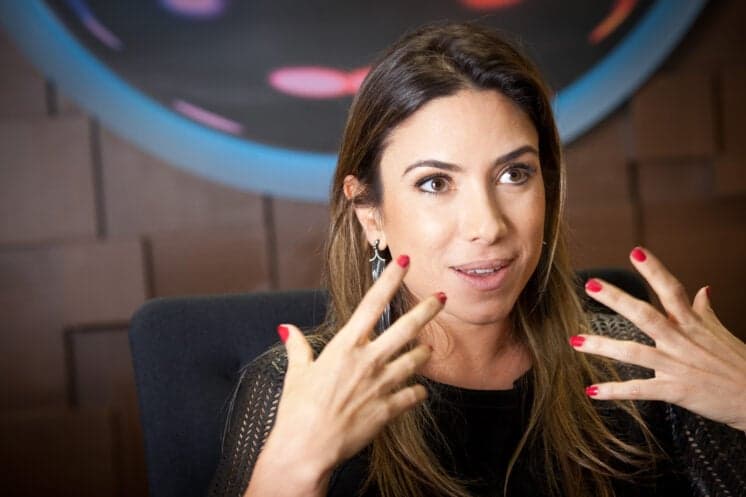 Após apoio dos fãs, SBT publica vídeo polêmico de Patrícia Abravanel na web