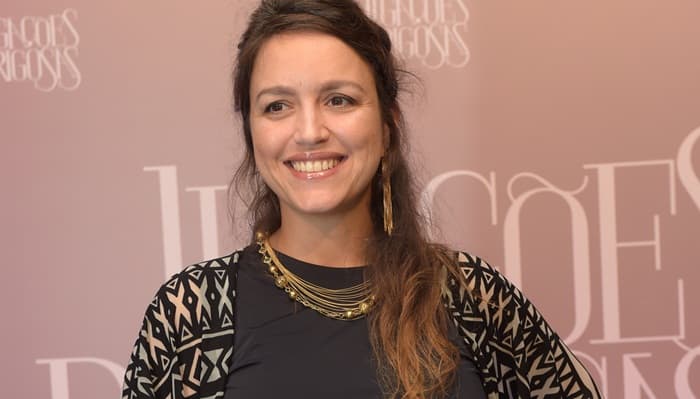 Em alta na Globo, autora comemora: "É uma grande realização na minha vida"