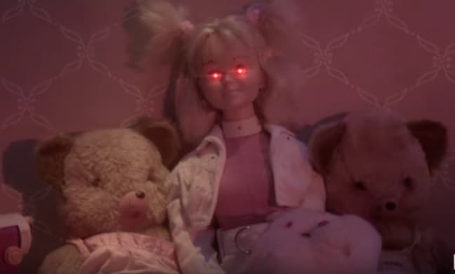 Netflix usa lenda de boneca da Xuxa para divulgar série de terror "Stranger Things"