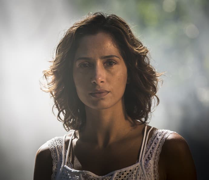 "Velho Chico": Camila Pitanga volta a gravar em cena simples de Tereza