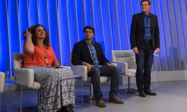 Debate da Globo no Rio é marcado por troca de acusações e direitos de resposta