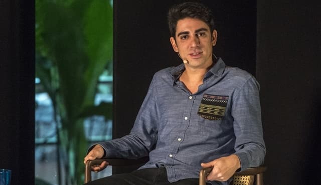 Marcelo Adnet relembra início de carreira simples e revela por que deixou o jornalismo