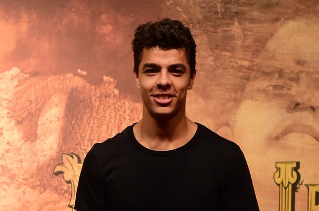 Matheus Abreu fala sobre personagem em "Malhação" e semelhança com Cauã Reymond
