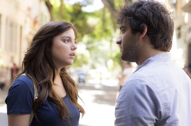 "A Lei do Amor": Após tentar voltar para Marina, Tiago leva um fora