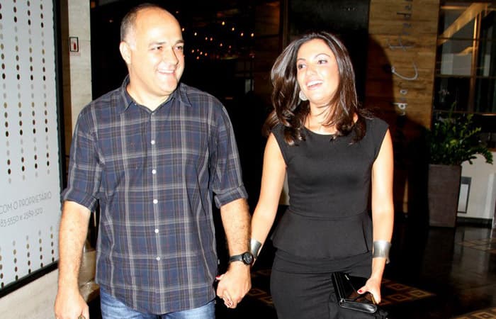 Ex-casal, Patrícia Poeta e Amauri Soares ainda usam aliança de casamento