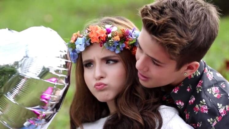 João Guilherme fala sobre atuar ao lado da ex-namorada, a atriz Larissa Manoela