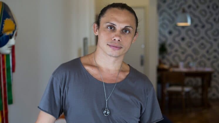 Silvero Pereira, o Nonato de A Força do Querer, causa na Sapucaí em desfile
