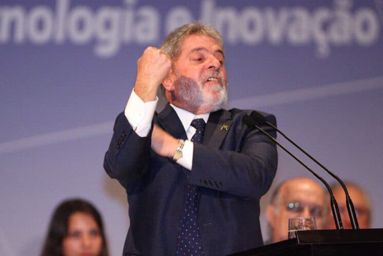 SBT vai à justiça e pretende entrevistar Lula direto da prisão