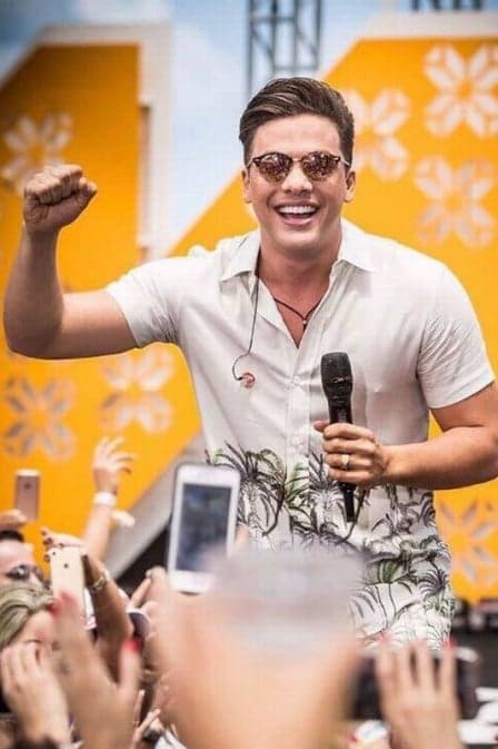 Wesley Safadão, após cortar o cabelo, escondeu mudança por 20 dias