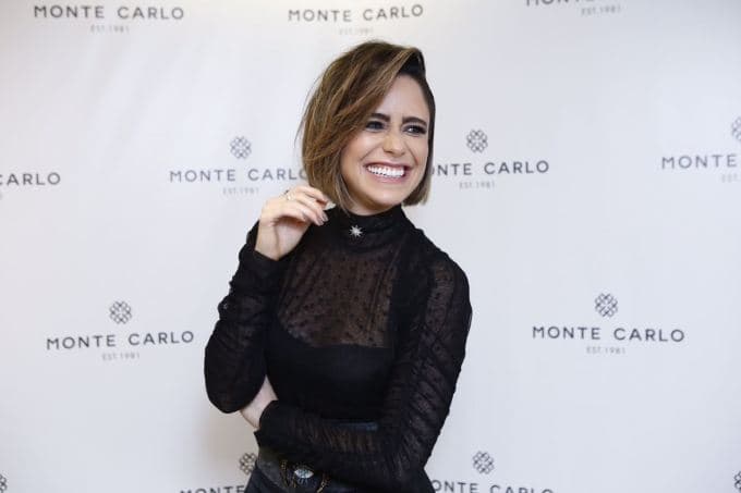 Fernanda Vasconcellos revela que se arrepende de ter colocado silicone