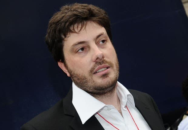 Danilo Gentili é avisado de processo por Deputada e responde: "alargar as portas do tribunal pra você poder entrar"
