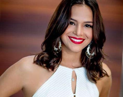 Bruna Marquezine faz mega festa de 22 anos e surpreende com visual