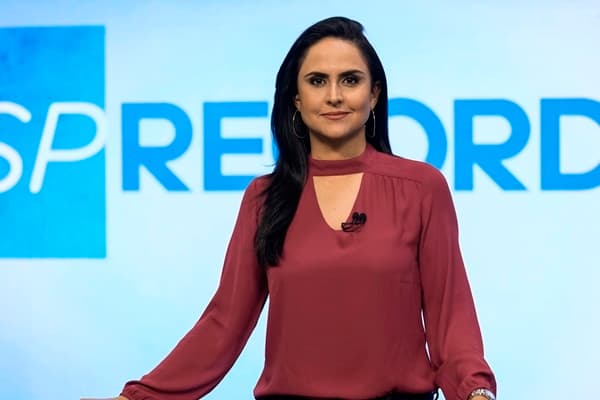 Carla Cecato dispara: "Sou do povo, peguei muito ônibus lotado"
