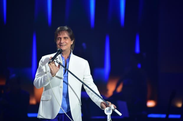 Globo tenta mudar especial de fim de ano de Roberto Carlos