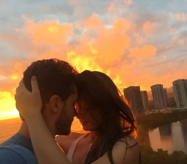 Camila Queiroz e Klebber Toledo irão se casar no Ceará