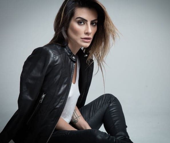 Após retirar sobrenome, Cleo Pires muda de cidade e para de seguir a mãe