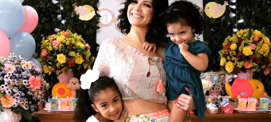 http://tvfoco.uai.com.br/wp-content/uploads/2015/05/Daniela-Mercury.jpg