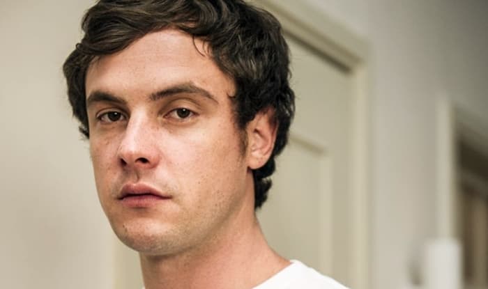 Após sucesso com o ingênuo Candinho, Sergio Guizé será vilão em próxima novela das 21h