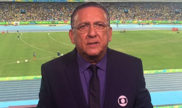 Ao defender piloto, Galvão Bueno critica redes sociais: "São maldosas"