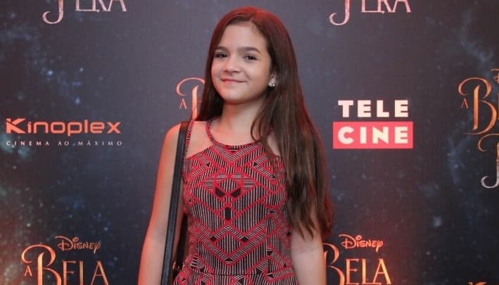Aos 14 anos, Mel Maia se envolve em confusão com internauta, se irrita e rebate acusação