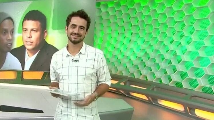 Felipe Andreoli é surpreendido com a visita do filho no Esporte Espetacular